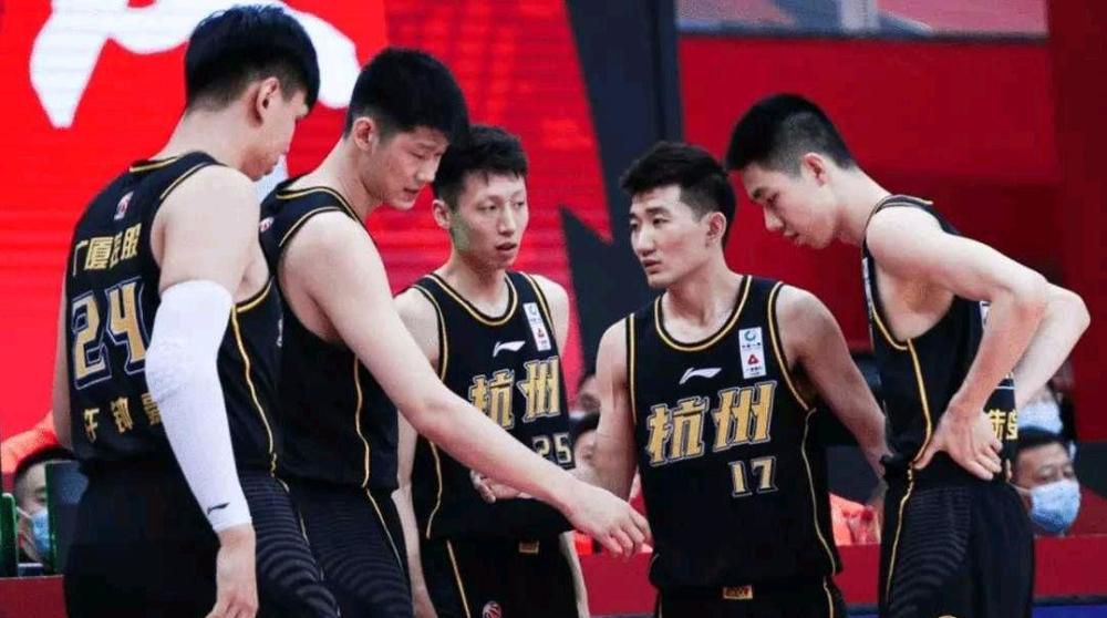 有消息称赫塔费愿意支付4600万欧元转会费，这一价格将打破俱乐部的引援纪录，但这与曼联8000万英镑的要价有着巨大的差距。